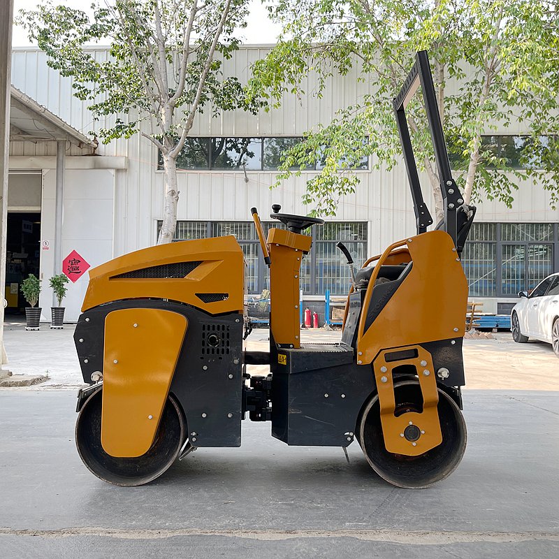 1-ton double drum diesel vibratory road roller - Image 6