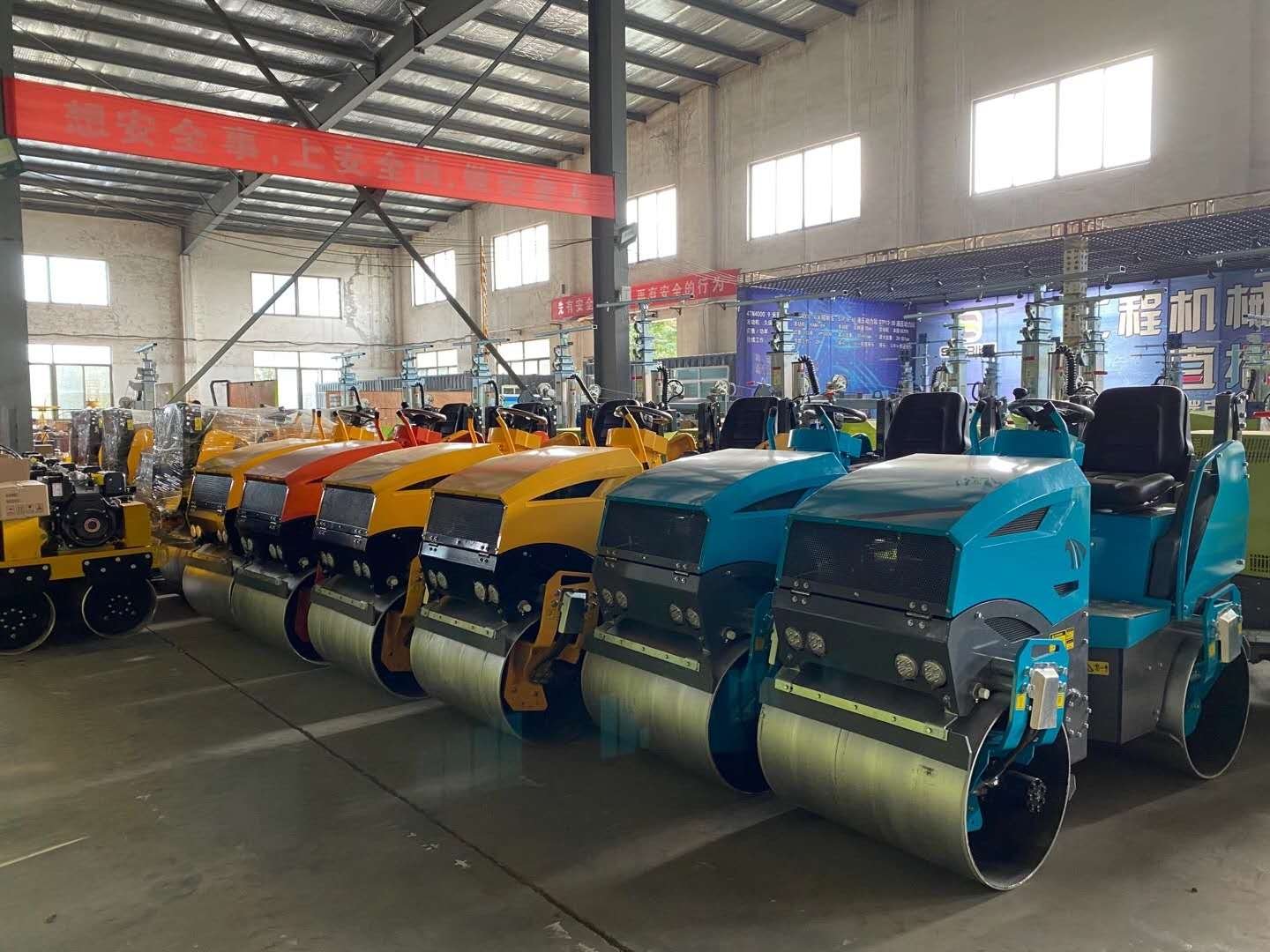 1-ton double drum diesel vibratory road roller - Image 5