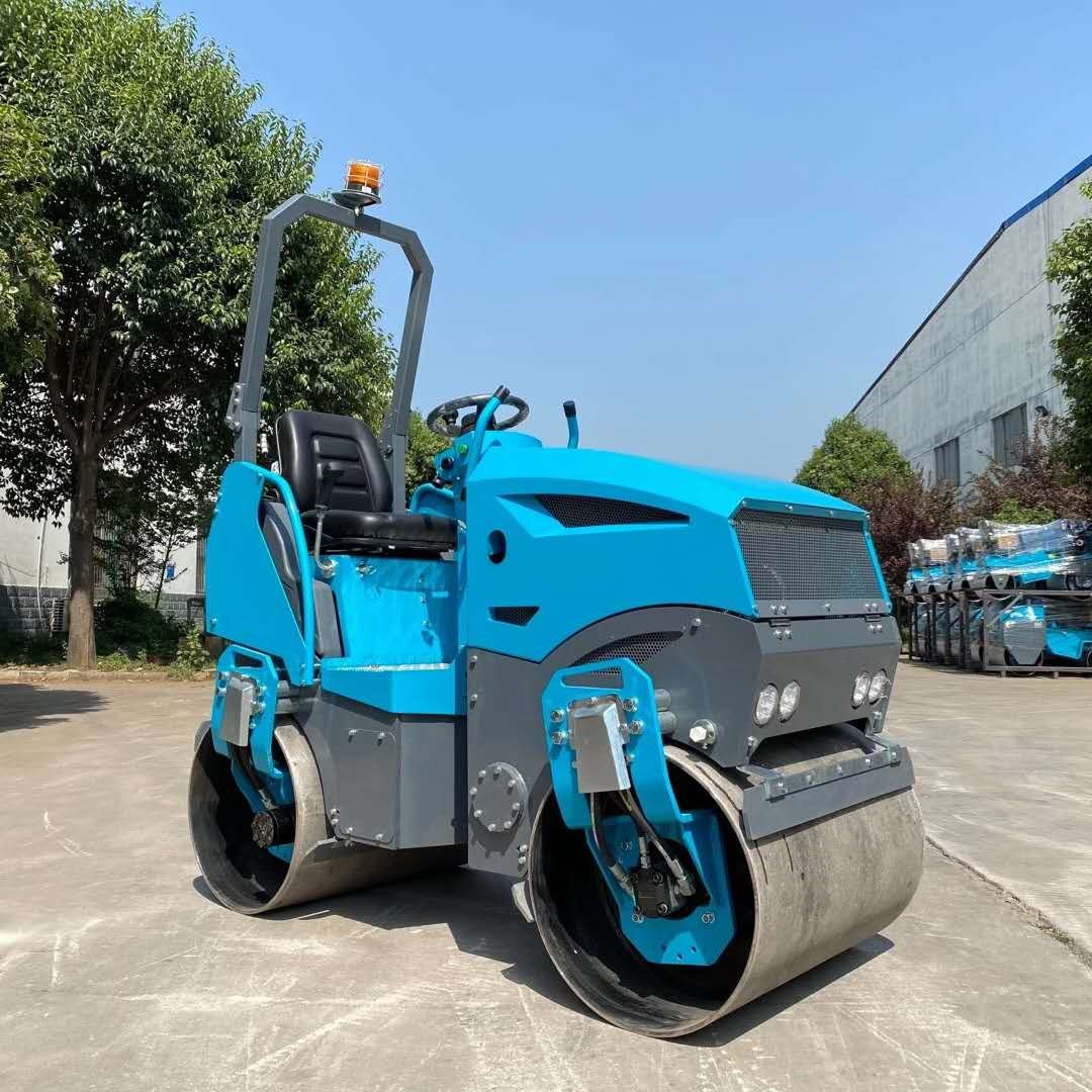 1-ton double drum diesel vibratory road roller - Image 4